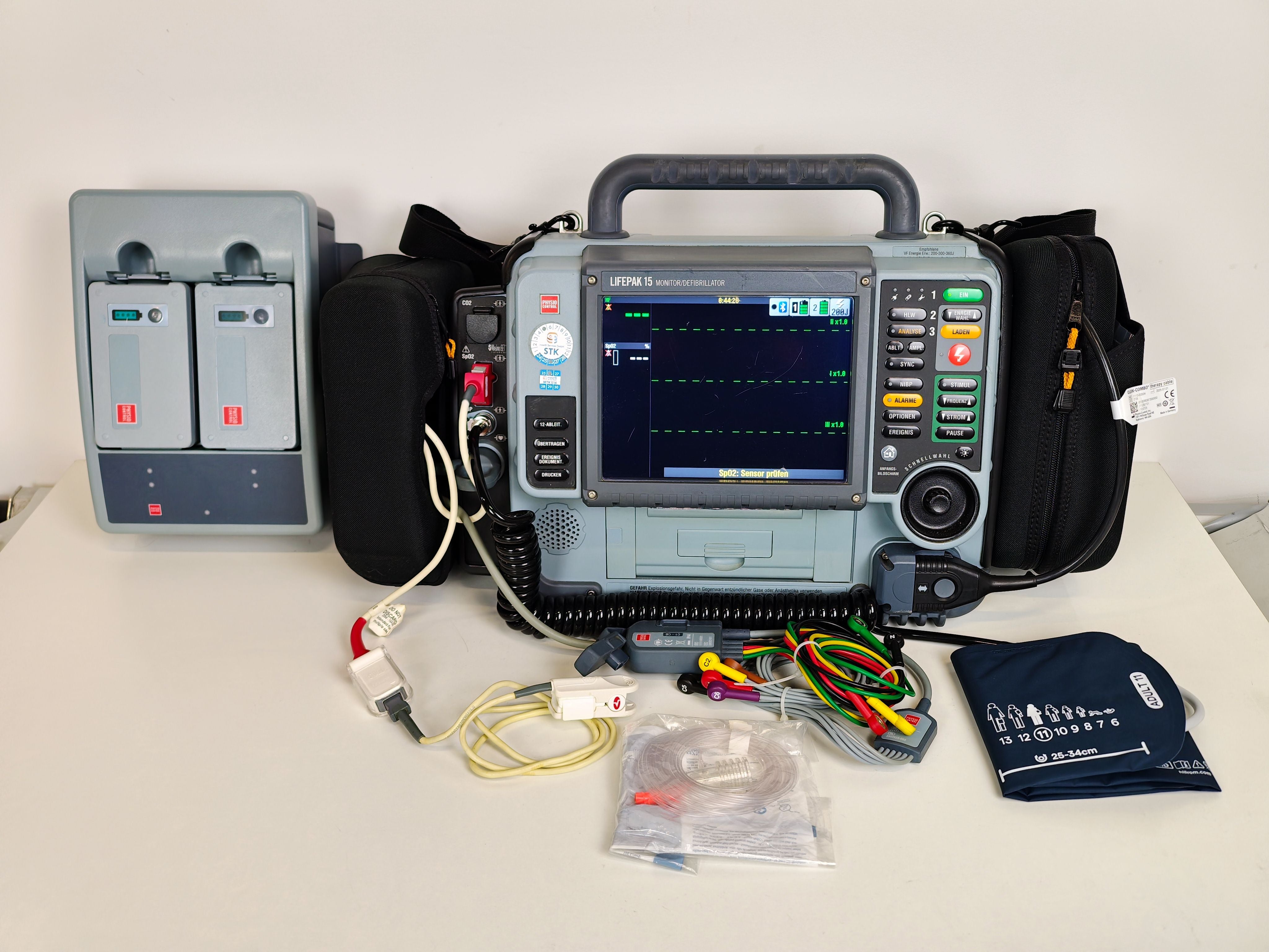Physio-Control LIFEPAK 15 Defibrillator – Komplettset Baujahr 2009 (LP-010)