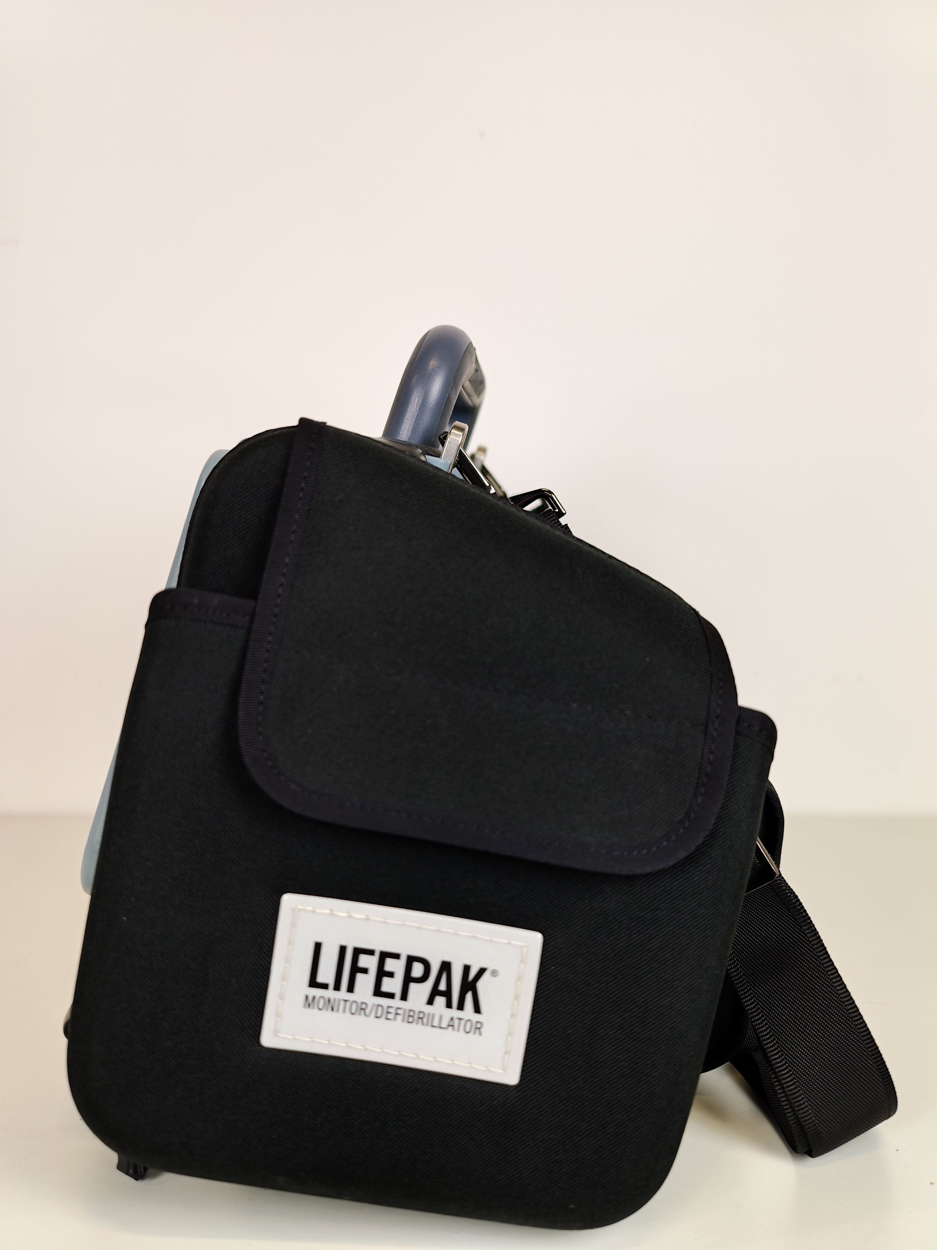 Physio-Control LIFEPAK 15 Defibrillator – Komplettset Baujahr 2009 (LP-010)
