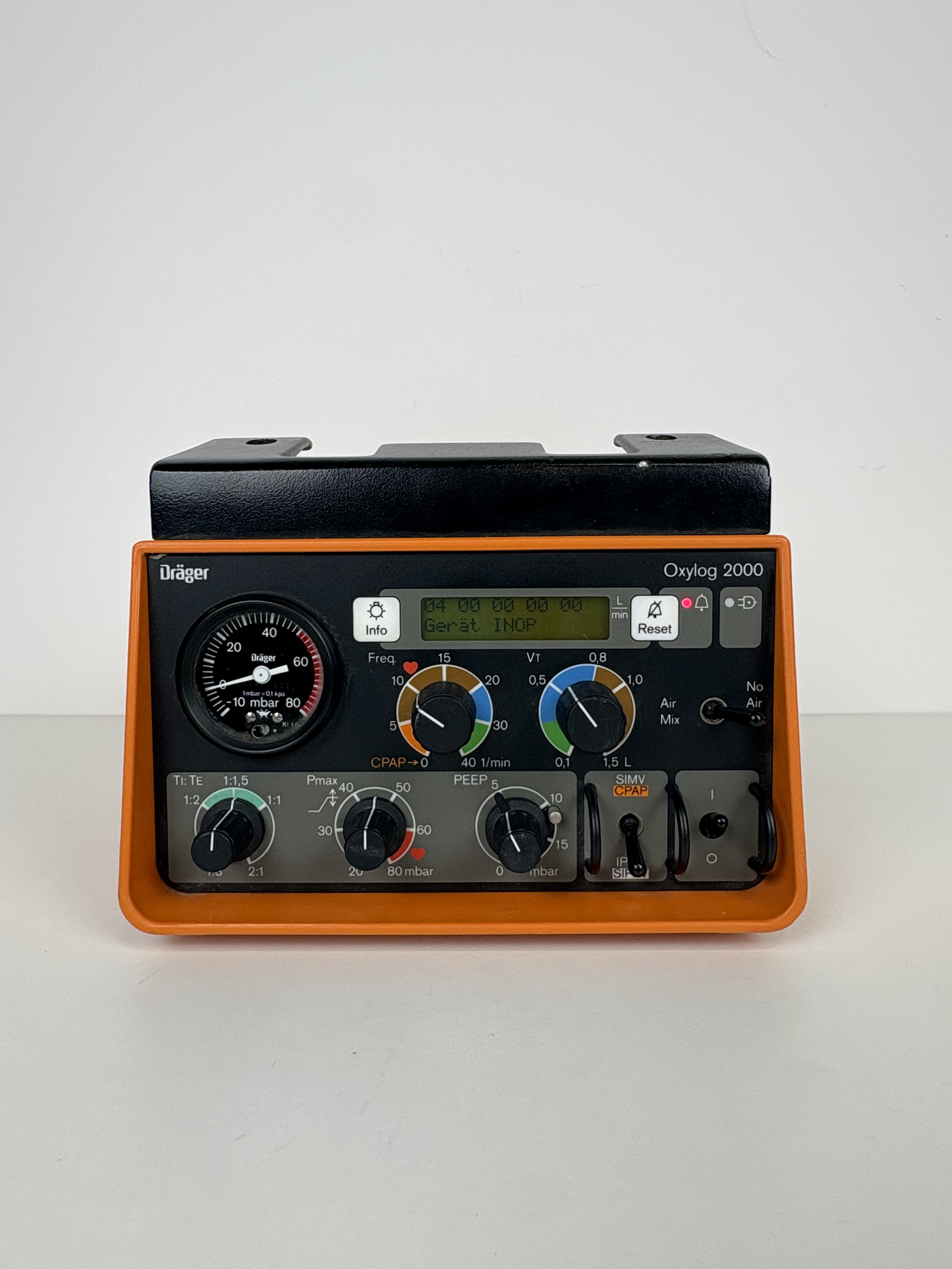 Dräger Oxylog 2000 – Notfall- & Transportbeatmungsgerät RS-003