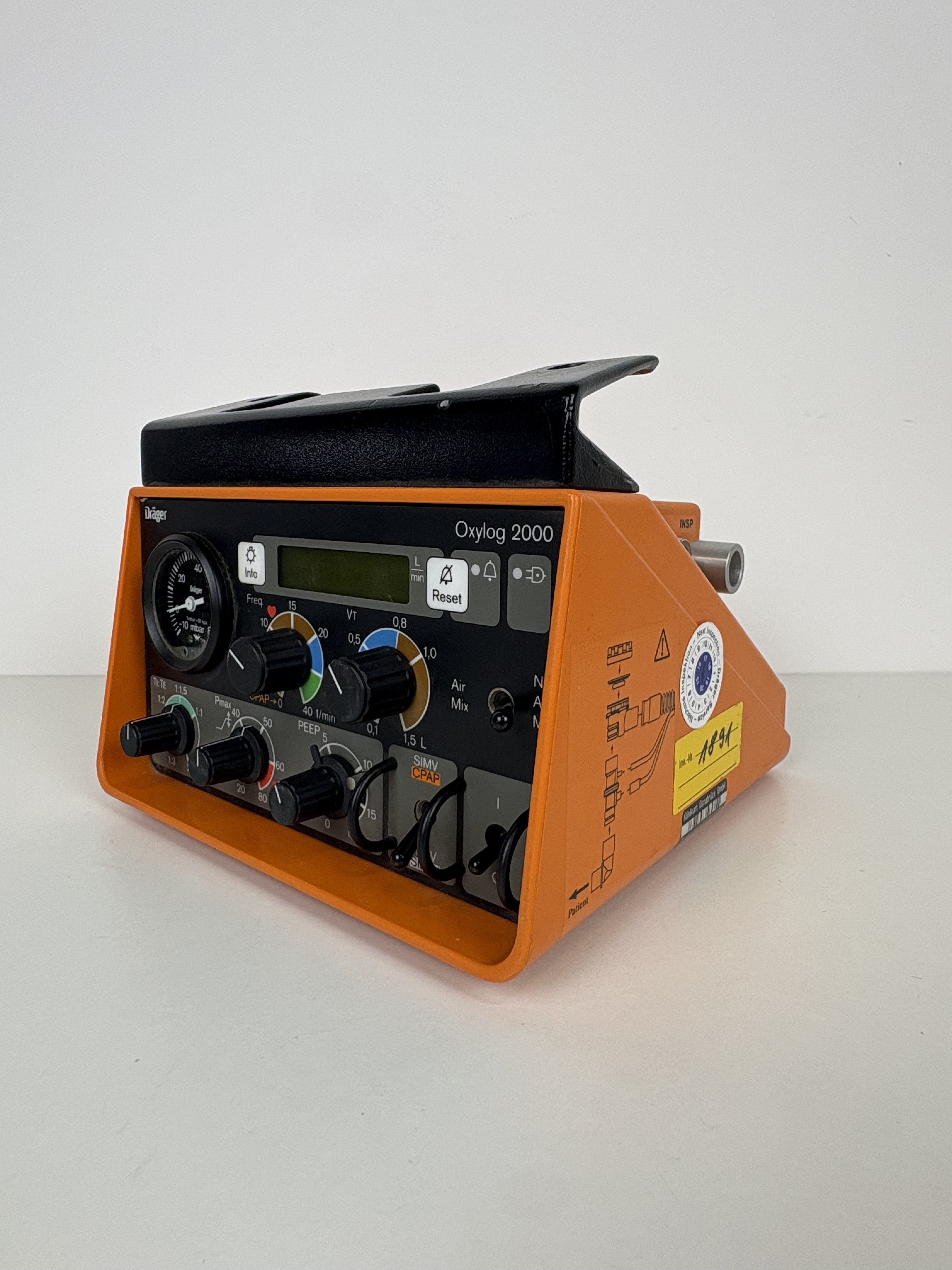 Dräger Oxylog 2000 – Notfall- & Transportbeatmungsgerät RS-003