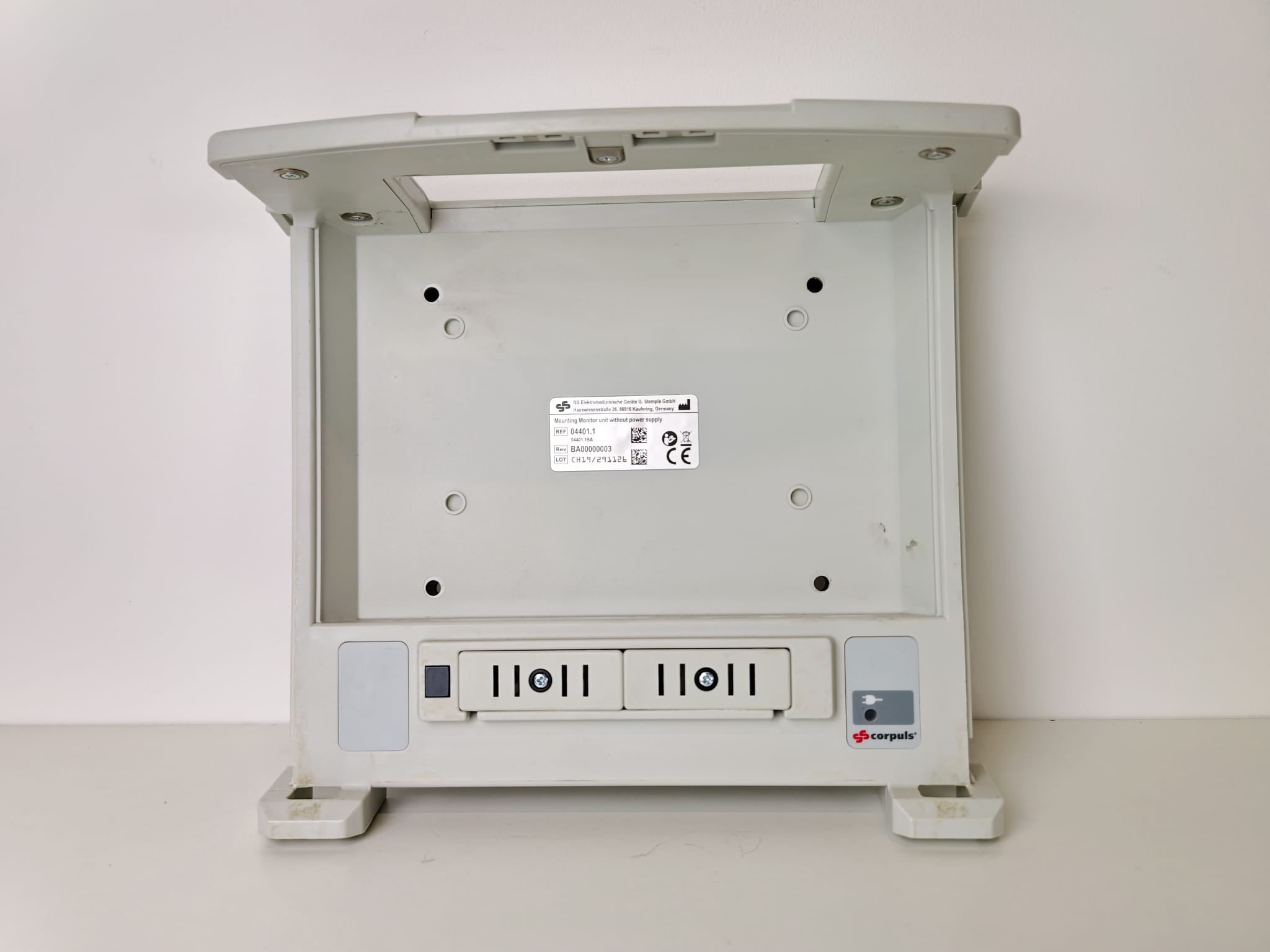 Halterung für Defibrillator CORPULS C3 – Original Wandhalterung AK-010