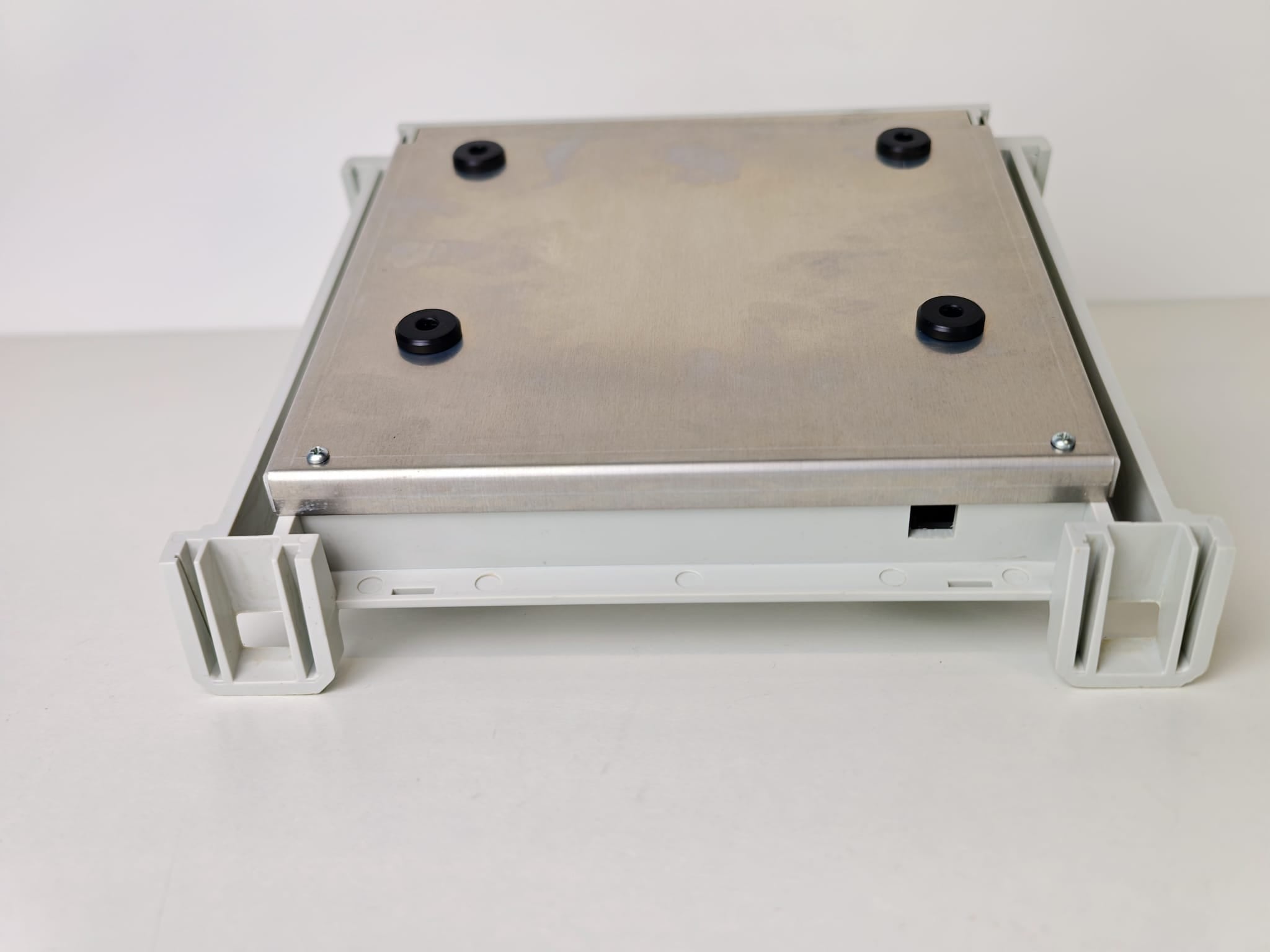 Halterung für Defibrillator CORPULS C3 – Original Wandhalterung AK-010
