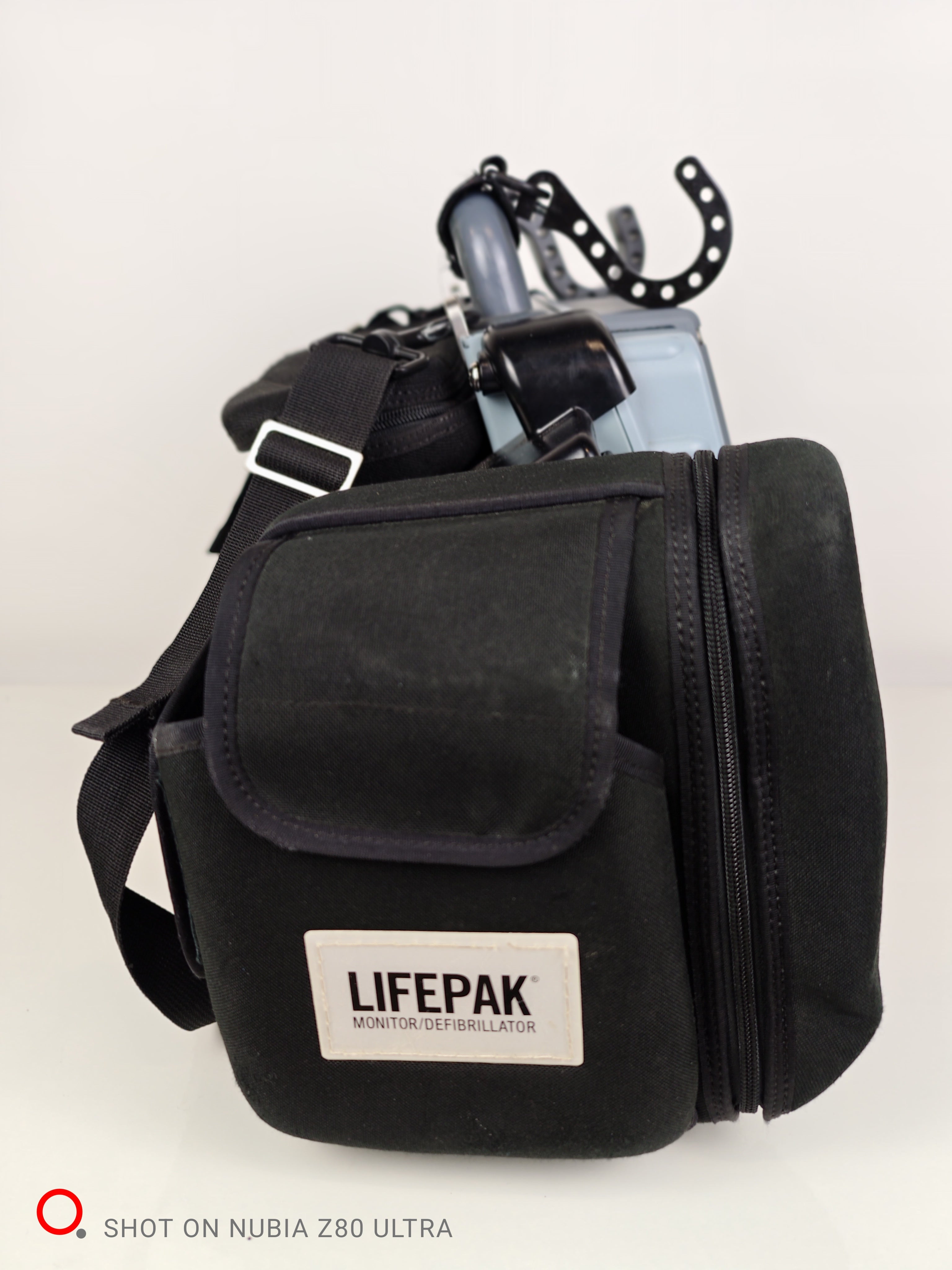 Defibrillator Lifepak 15, Medtronic- Stryker LP-010