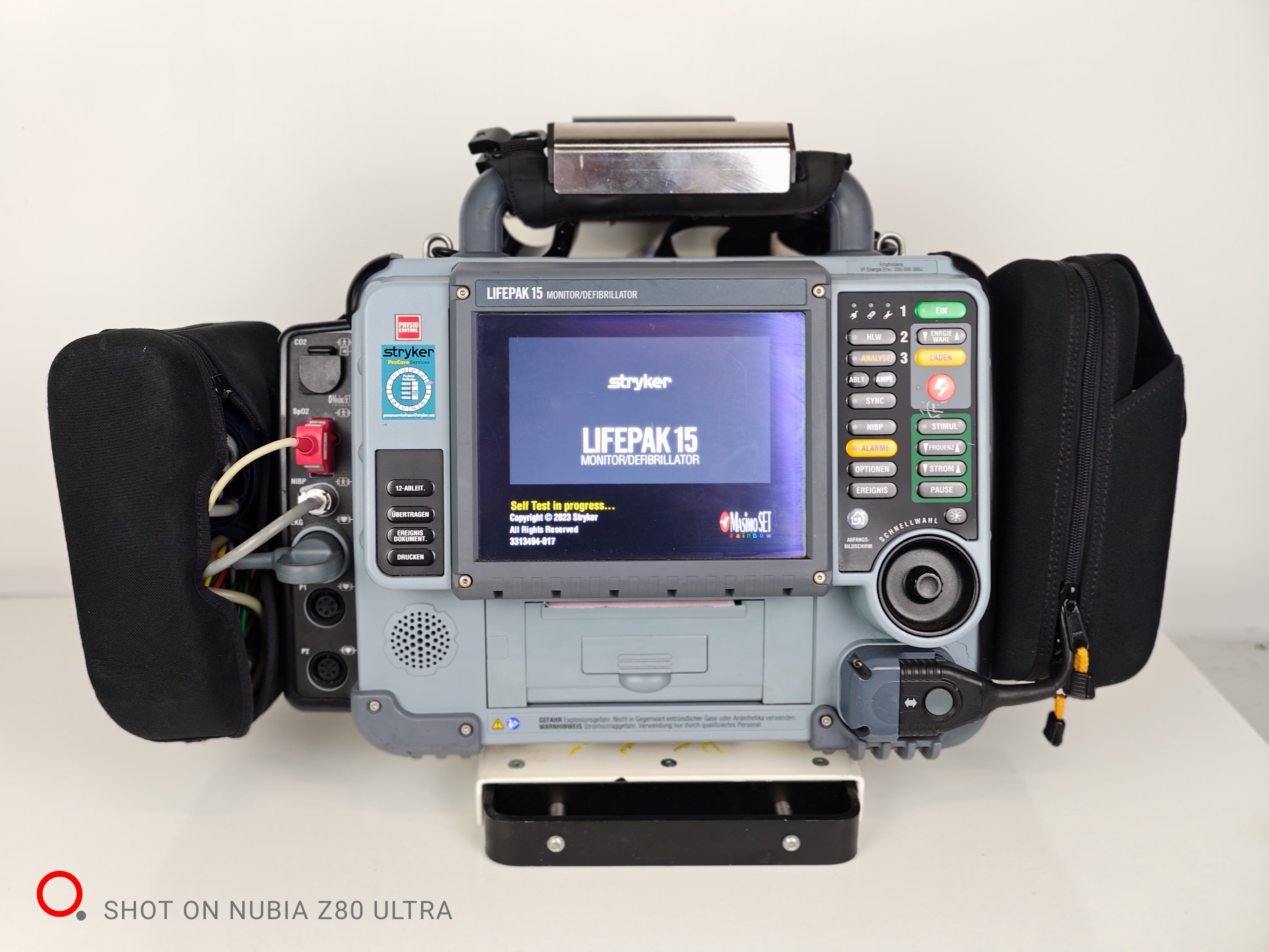 Defibrillator Lifepak 15, Medtronic- Stryker LP-010